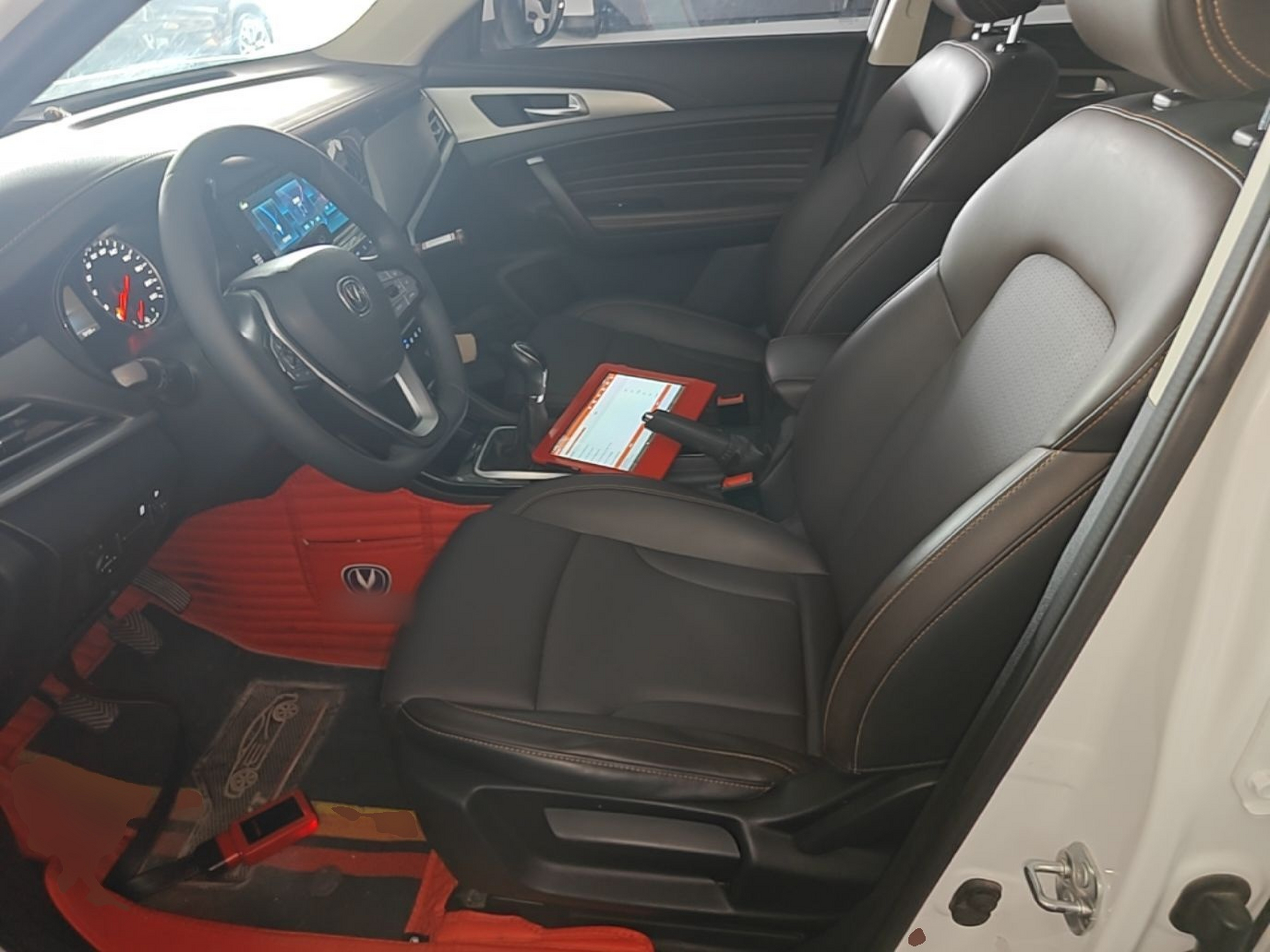 Vordere Reihe im Auto