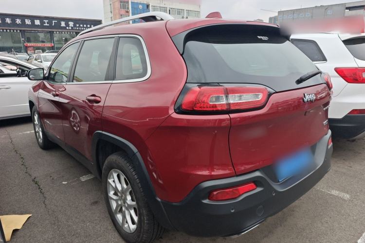 Used Jeep Cherokee 2016 2.4L Leading Smart Version
