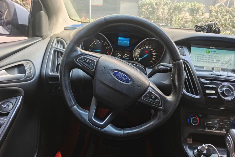 Used Ford Focus 2017 Sedan 1.6L Automatic Fashion Edition Smart Drive Version
