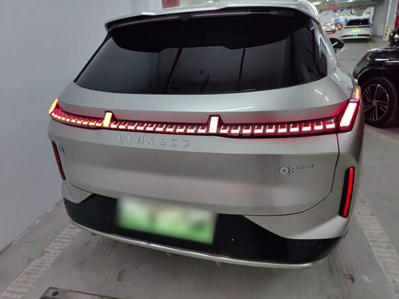 Used Lynk & Co 08 EM-P 2025 120km Long-Range Pro — 5