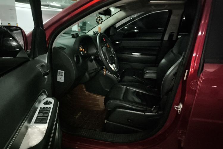 Used Jeep Compass 2014 2.0L two-wheel drive luxury version
