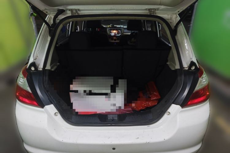 Used Venucia R50 2012 1.6L Automatic Comfort Edition
