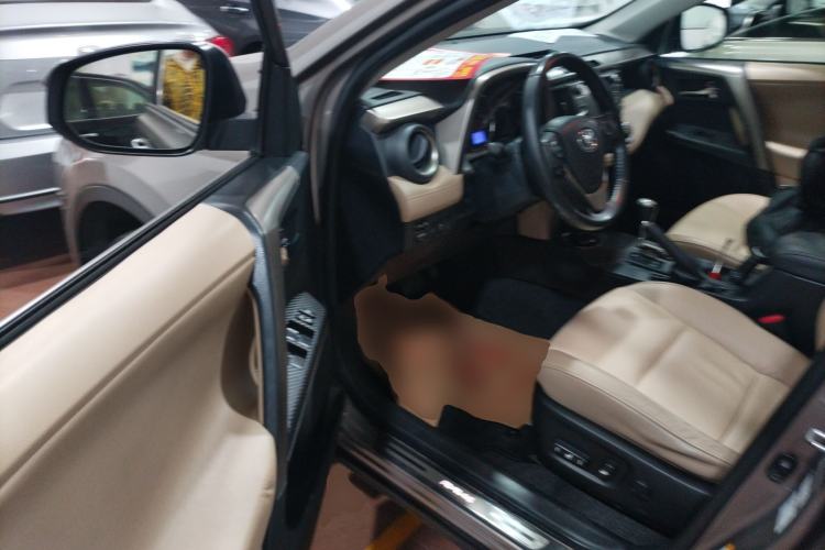 Used Toyota RAV4 2015 2.5L Automatic 4x4 Luxury Edition
