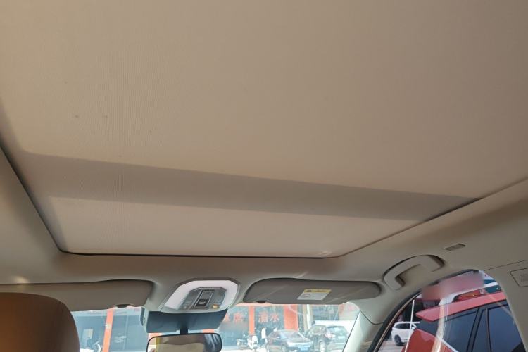 Used Venucia Star 2020 260T Automatic 48V Mild Hybrid Turbocharged Starry Edition Headliner