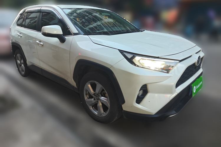 Used Toyota RAV4 2020 2.0L CVT Two-Wheel Drive Fashion Edition Front Right 45 Deg