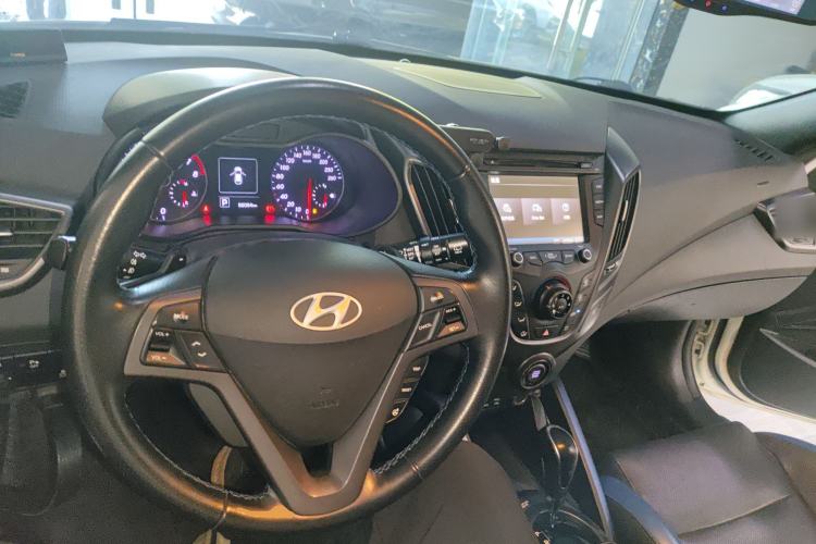Used Hyundai Veloster 2015 1.6T Automatic Luxury Edition
