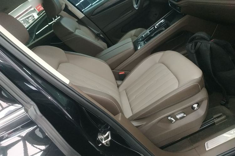 Used Volkswagen Viloran 2024 330TSI Luxury Edition
