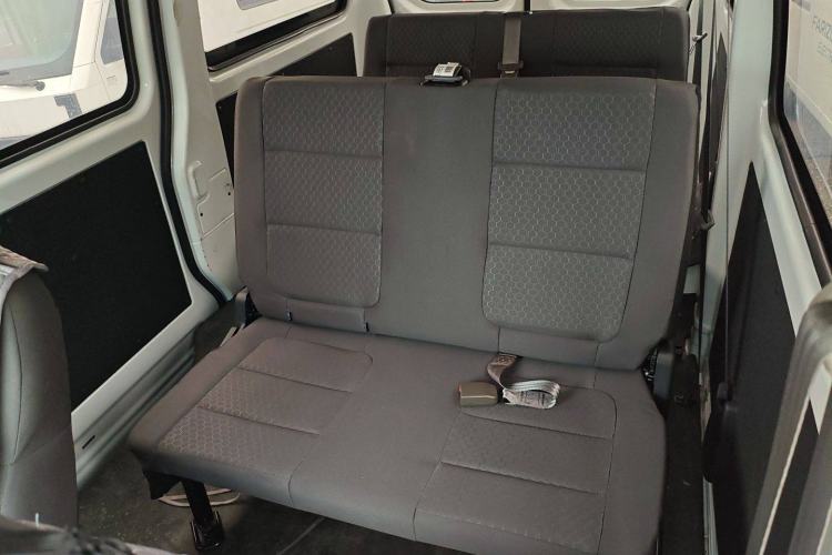 Used Chana Ruixing EM80 2025 Customized Passenger Version 6-Seater 300km Side-Hinged Doors
