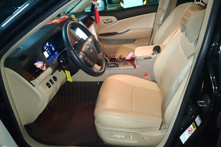 Used Toyota Crown 2012 2.5L Royal Leather Edition
