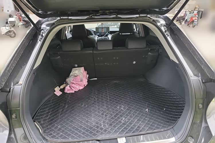 Used Toyota Harrier 2022 2.0L CVT Two-Wheel Drive Luxury Edition Trunk