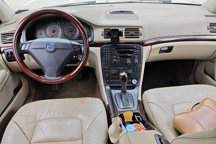 Used Volvo S80 2004 2.5T
