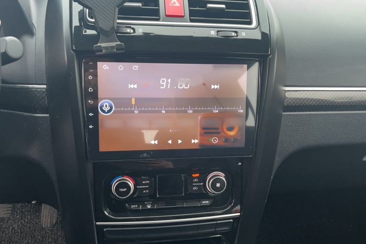 Used Haval H5 Classic 2015 2.0L Manual Two-Wheel Drive Entry-Level Trim