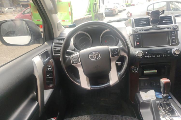 Used Toyota Prado 2014 4.0L Automatic TX-L NAVI

