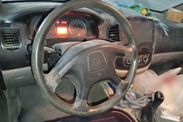 Used FORTHING Lingzhi 2014 V3 1.5L 5-seat Standard Model I
