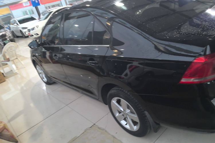 Used Volkswagen Santana 2015 1.4L Manual Comfort Edition Exterior 5