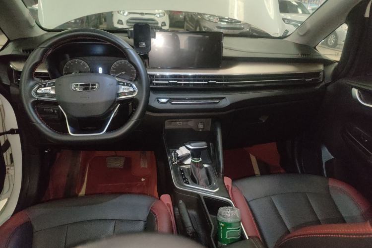 Used Geely Auto Vision X3 2021 PRO 1.5L CVT Deluxe Model Center Console