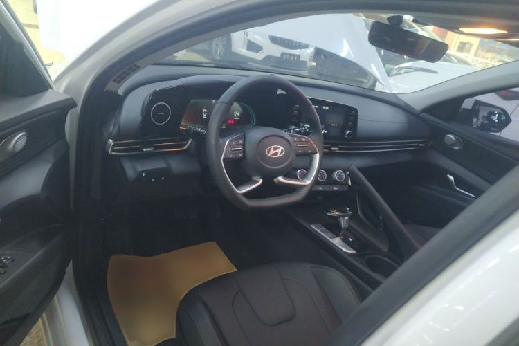 Used Hyundai Elantra 2023 1.5L CVT GLX Elite Edition
