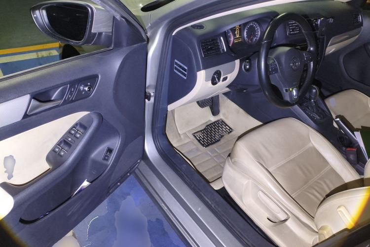 Used Volkswagen Sagitar 2012 1.4TSI Automatic Luxury Edition