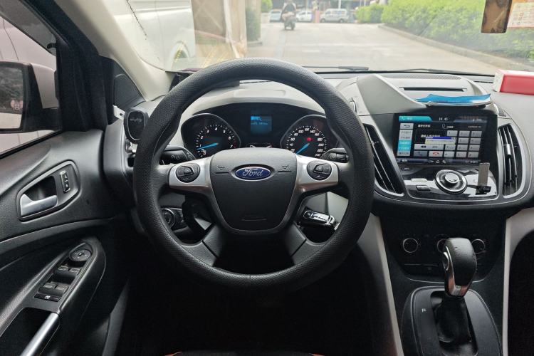 Used Ford Kuga 2013 1.6L GTDi Two-Wheel-Drive Comfort Model Steering Wheel