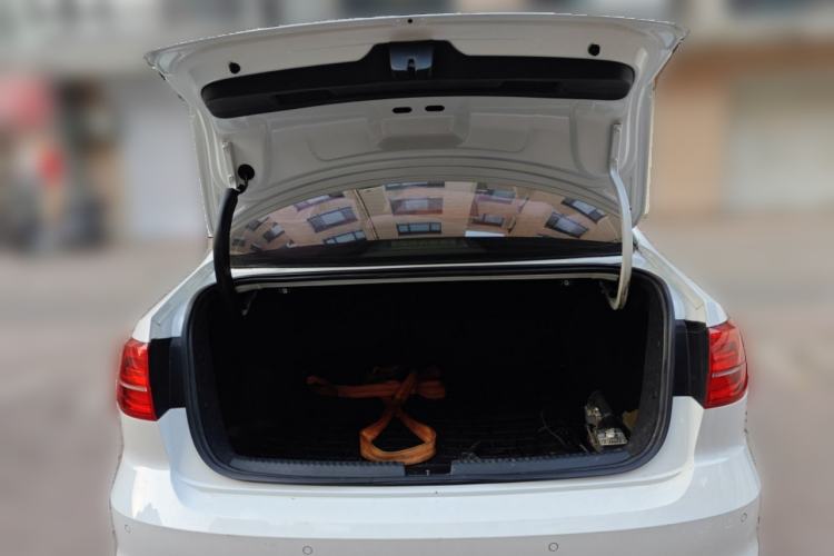 Used Volkswagen Sagitar 2015 1.6L Automatic Comfort Model Trunk