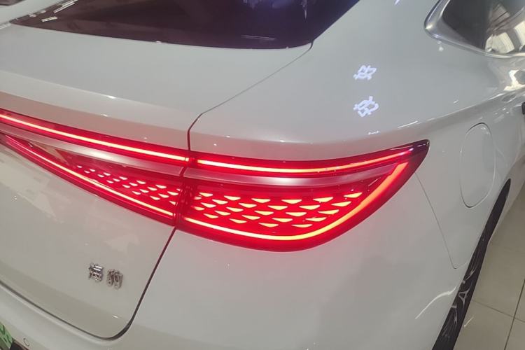 Used BYD Seal 2023 DM-i 1.5L 121km Prestige Model
