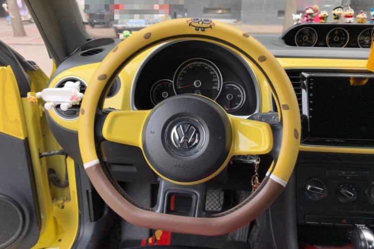 Used Volkswagen Beetle 2013 1.4TSI Fashion Edition Steering Wheel