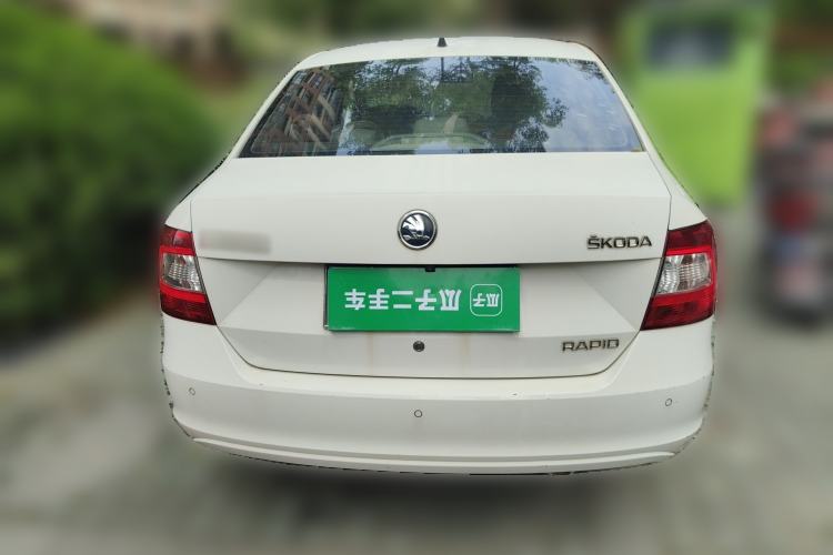Used Skoda Rapid 2015 1.6L Manual Smart Selection Model
