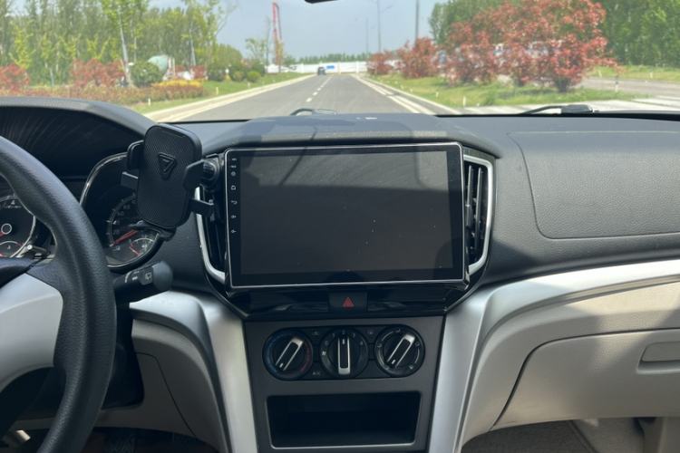 Used Venucia T70 2015 1.6L Manual Ruixing Edition Audio And AC Panel