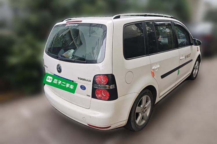 Used Volkswagen Touran 2013 1.4T DSG Crystal Edition 5-Seater Rear Right 45 Deg