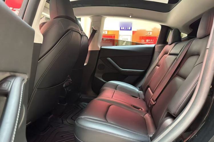 Used Tesla Model Y 2023 Long-Range All-Wheel-Drive Version
