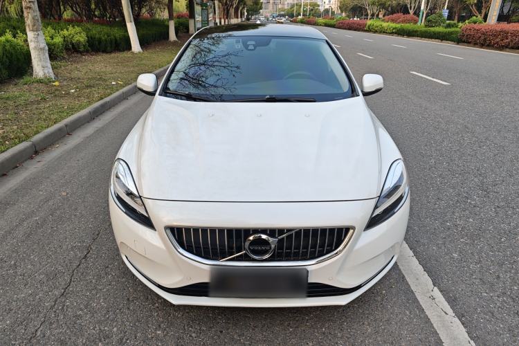 Used Volvo V40 2018 T3 Zhiya Edition
