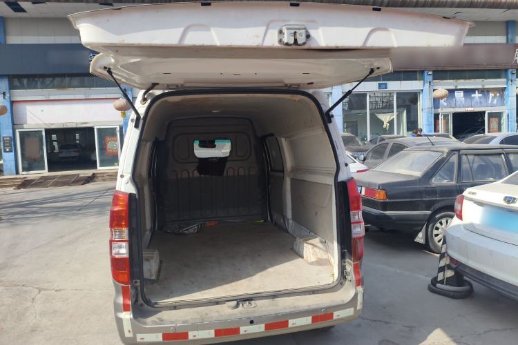 Used Jinbei New Hiace X30L 2023 1.5L Wealth Edition Van 2/5 Seats Non-Air-Conditioned Version SWC15M