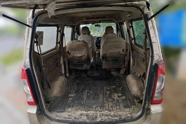 Used Wuling Rongguang 2014 1.5L S Standard Version Trunk