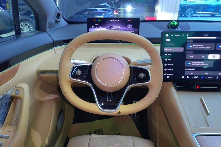 Used Hima Luxeed R7 2024 All-Electric 736 km Ultra
