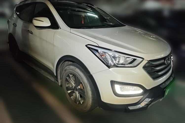 Used Hyundai Santa Fe 2015 2.0T Automatic Two-Wheel Drive Smart Version 5 Seats