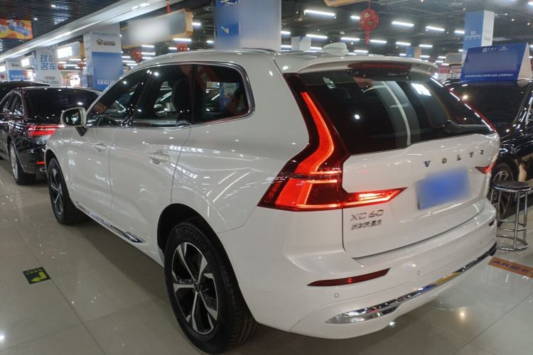 Used Volvo XC60 2026 B5 4x4 Smart Luxury Edition