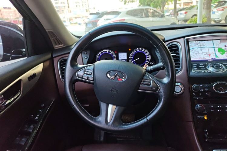 Used Infiniti QX50 2015 2.5L Luxury Edition Steering Wheel