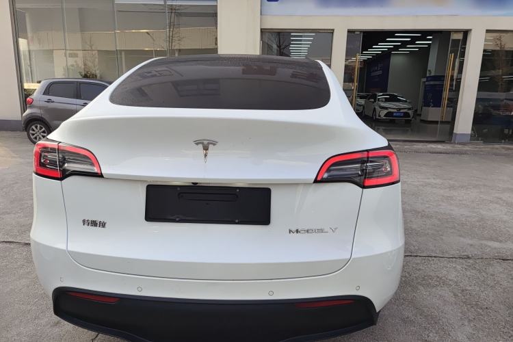 Used Tesla Model Y 2021 Long-Range All-Wheel-Drive Version 3D7