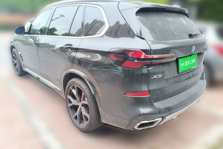 Used BMW X5 2023 xDrive 30Li Luxury M Sport Package
