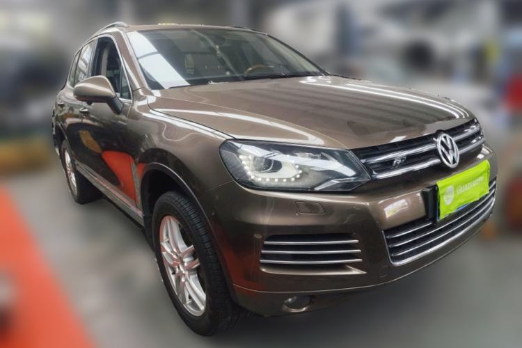 Used Volkswagen Touareg 2011 3.0 TDI Diesel Comfort Version Front Right 45 Deg