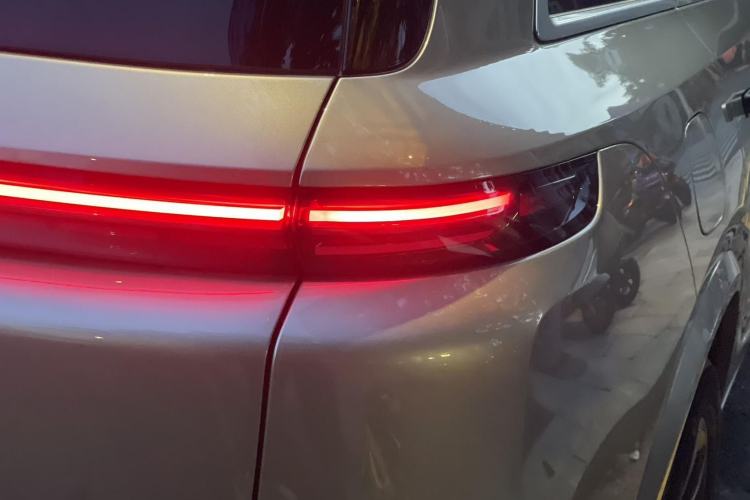 Used Li Auto L8 2023 Pro Model
