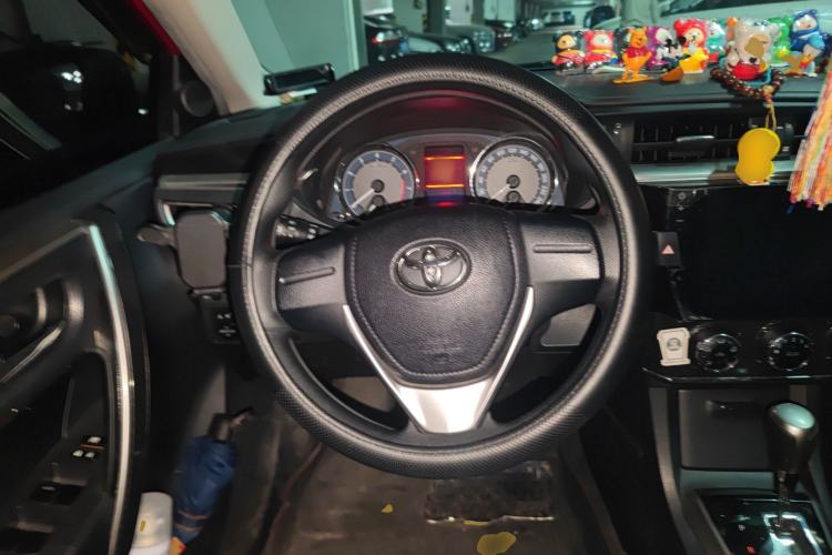 Used Toyota Corolla 2014 1.6L CVT GL-i Steering Wheel