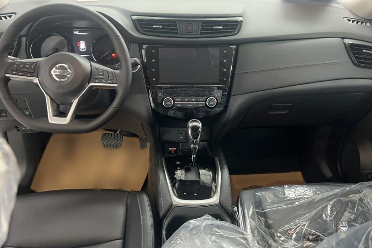 Used Nissan X-Trail 2023 Classic 2.0L Two-Wheel Drive Smart Connect Premium Edition