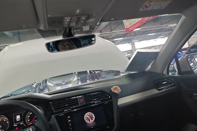 Used Volkswagen Tiguan L 2020 330TSI Automatic Two-Wheel Drive Smart Luxury Edition China VI Standard