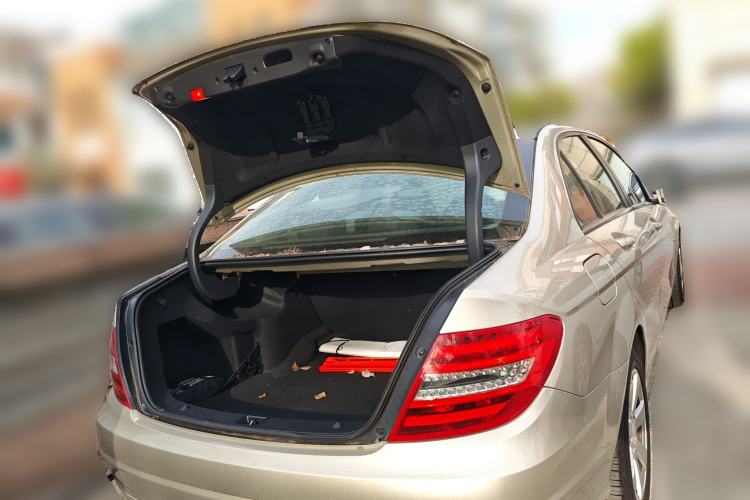 Used Mercedes-Benz C-Class 2011 C 180K Classic model
