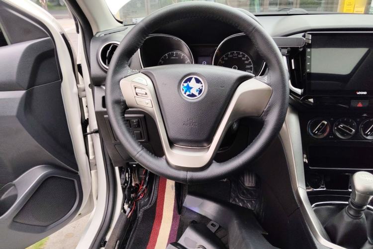 Used Venucia T70 2016 2.0L Manual RuiXiang Edition
