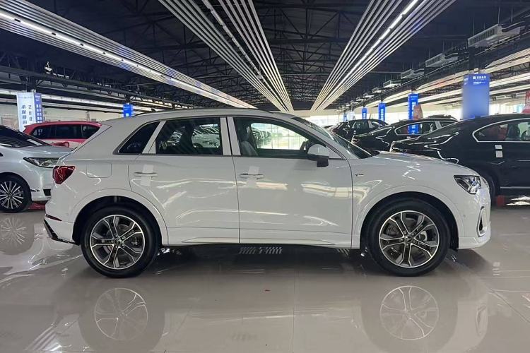 Used Audi Q3 2024 40 TFSI Fashion Dynamic Model