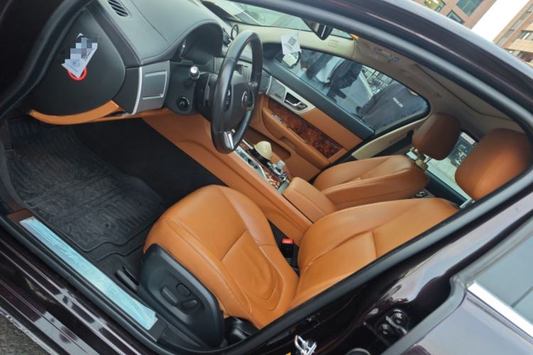 Used Jaguar XF 2015 XF 2.0T Luxury Edition Left Front Seat