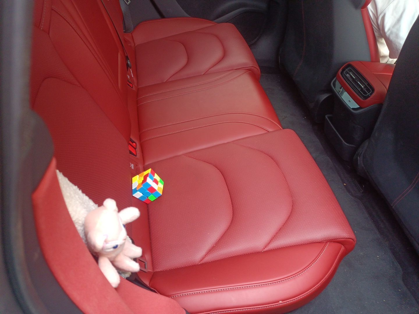 Xiaomi Auto SU7 2024 Rear-Drive Ultra-Long Range Advanced Pro-Level Intelligent Driving Version — снимка 17