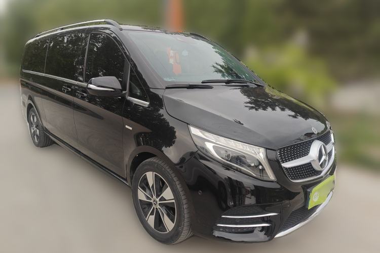 Used Mercedes-Benz V-Class 2020 V 260 L Long-wheelbase Luxury Edition Front Right 45 Deg